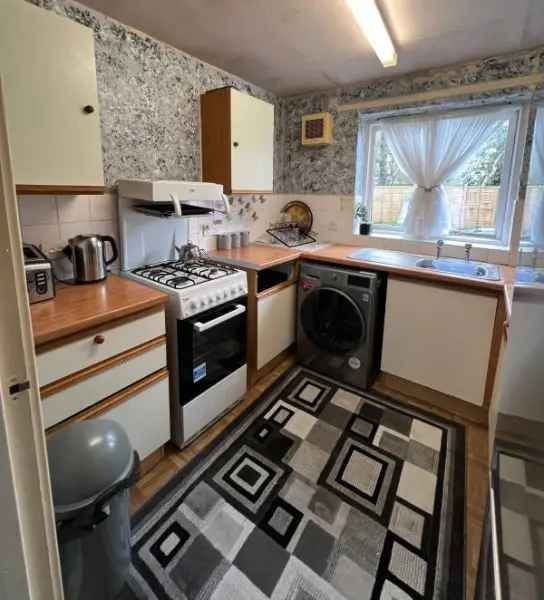 Flat For Rent in Maidstone, England