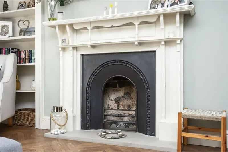 2 Bed Flat - Garden with 1 Reception Room