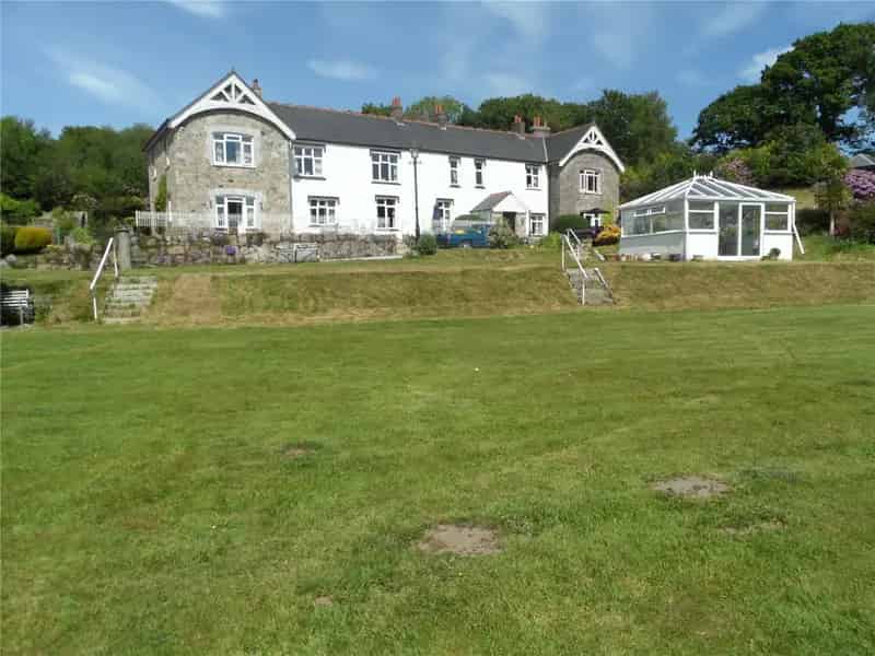 3 Bedroom House in Stoke Fleming Village