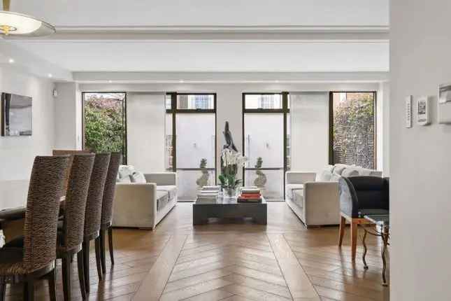 Luxury 3-Bedroom Mayfair Apartment For Sale