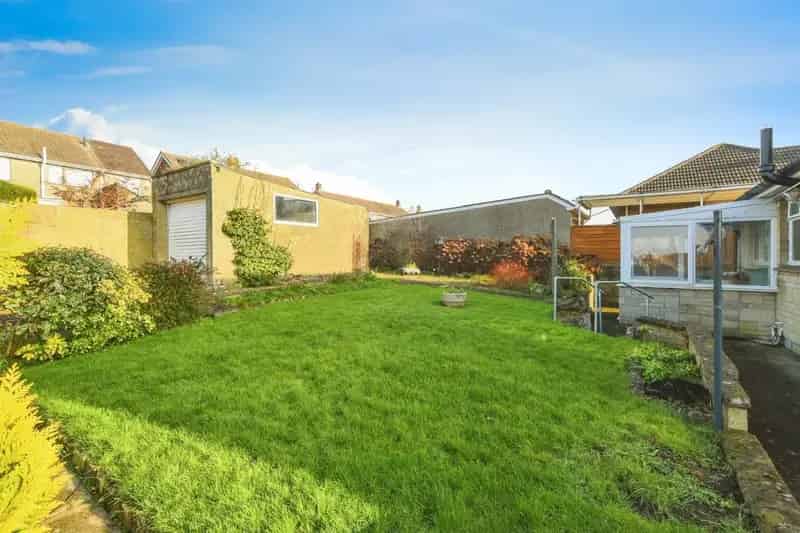 Three Bedroom Detached Bungalow in Monkton Park Chippenham