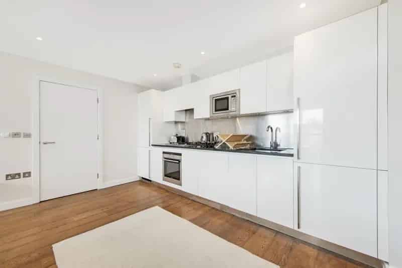Spacious Luxury Apartment Near Transport Links
