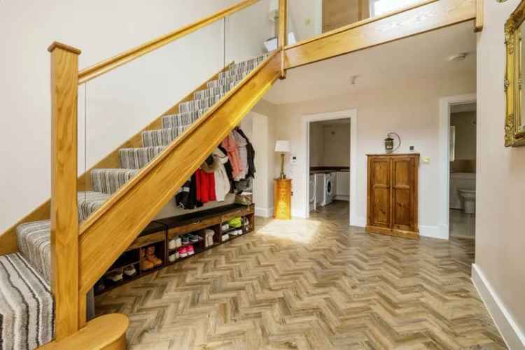Saxilby Modern 2 3 Bedroom Home Double Garage Off Street Parking