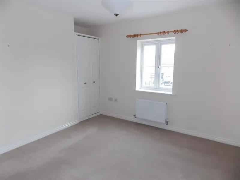 Spacious 2-Bedroom Coach House near Queen Elizabeth Hospital