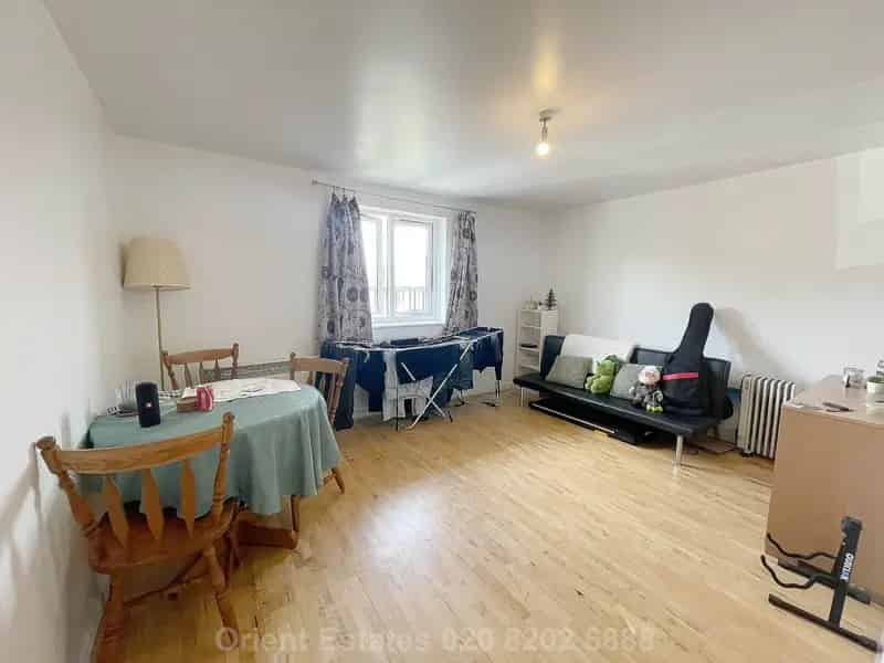 2 Bedroom Flat House to Rent Near Hendon Central