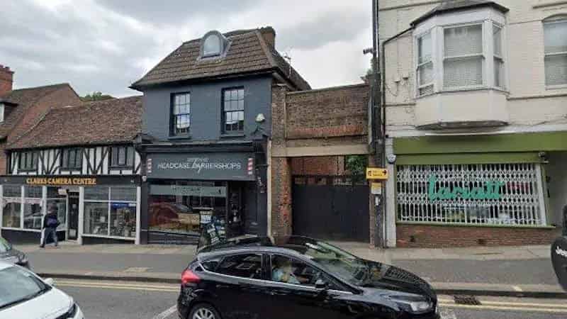 Character Shop with Courtyard and Basement - St Albans
