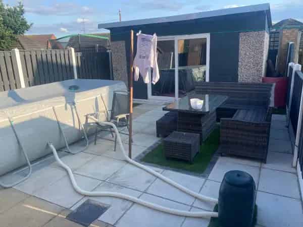 3 Bedroom House with Garden Driveway and Pet Friendly