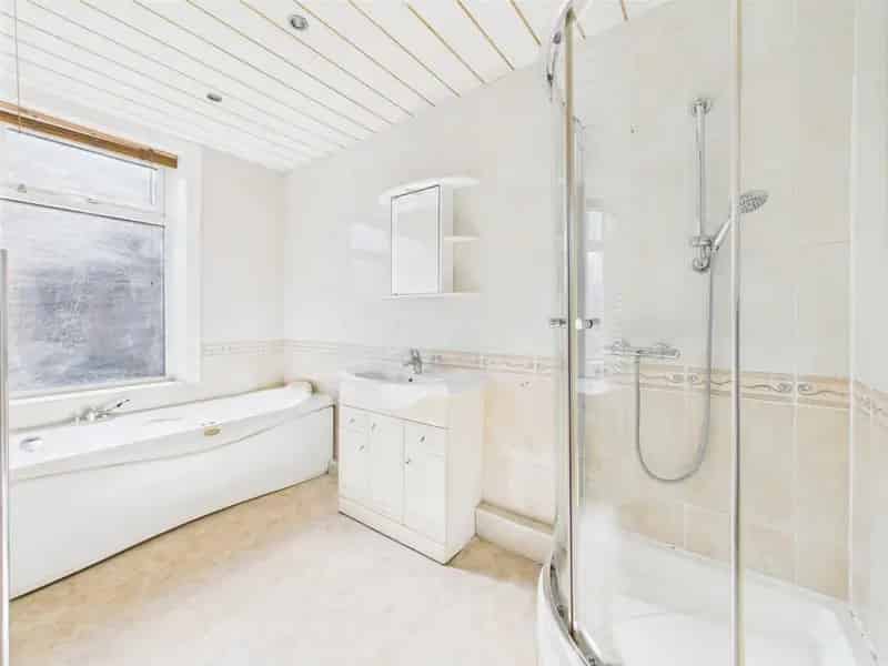 2 Bedroom House For Sale Near Shipley Town Centre