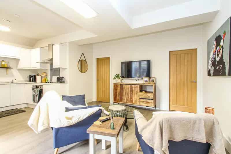 3 Bedroom Apartment Near NTU UON Students Welcome Bills Inclusive