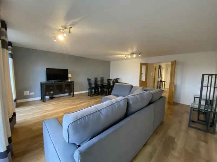 3 bedroom flat to rent