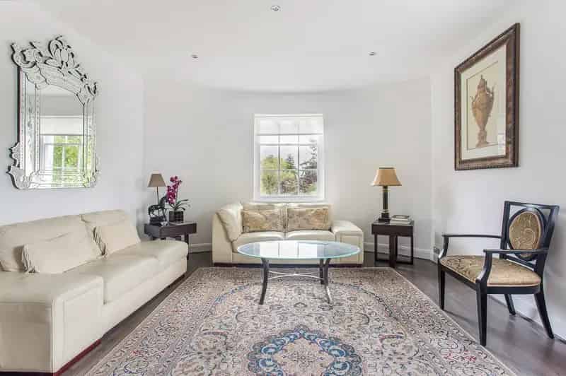2 Bedroom Flat for Sale Stanmore Hill