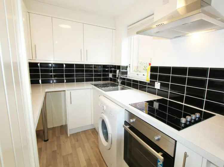 Ground Floor Studio Apartment near Warwick Town Centre