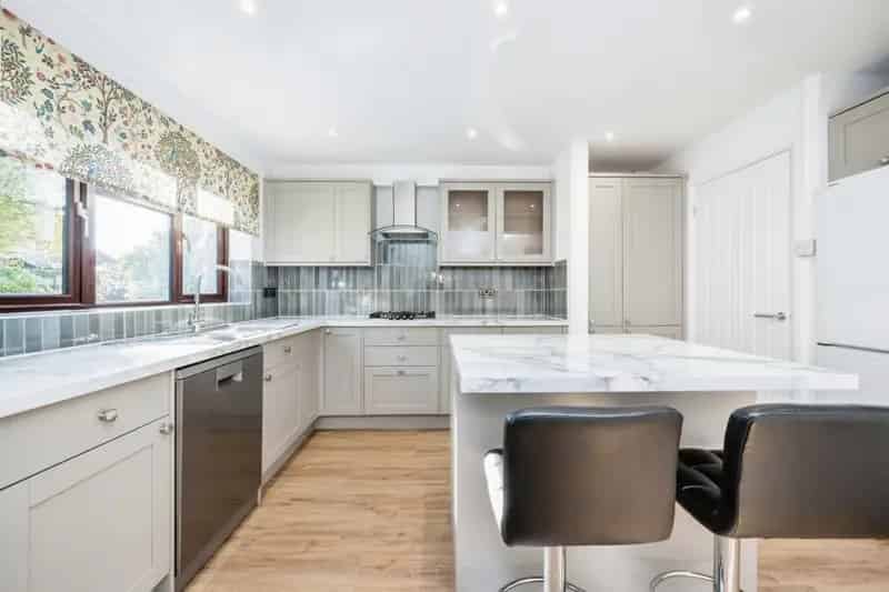 Four Double Bedroom Family Home Wendover Halton Refurbished