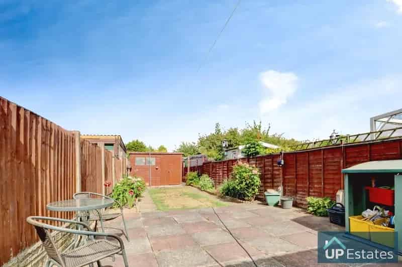 3 Bedroom End Terrace House for Rent No Forward Chain