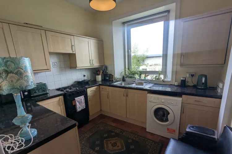 One Bedroom Flat in Slateford Modern Kitchen and Bathroom