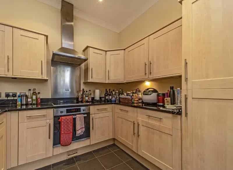2 Bedroom Victorian Conversion Flat with Parking and Garden