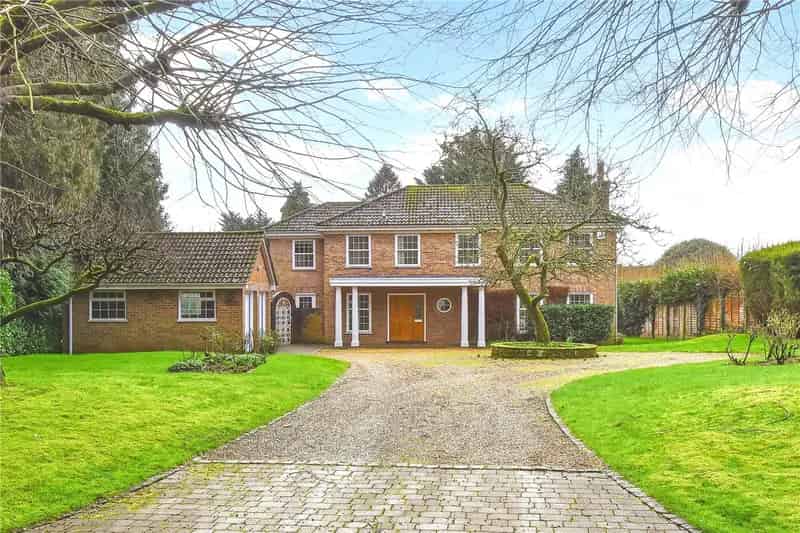 6 Bedroom Farmhouse with Heated Pool and Cottage
