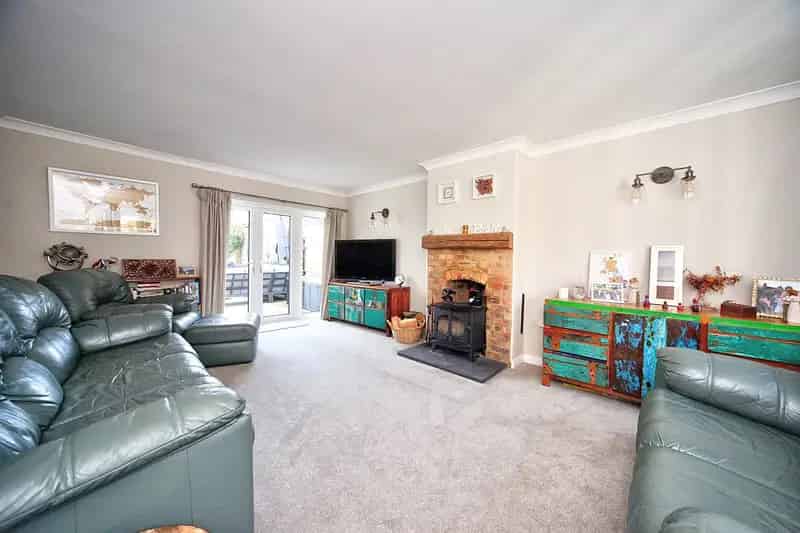 4 Bedroom Detached House For Sale Icknield Way Letchworth Garden City