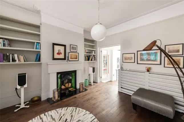 3400 Sqft Family Home Abbeville Village South Facing Garden Solar Panels