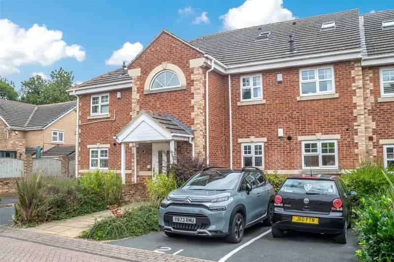 Flat For Sale , Leeds, England