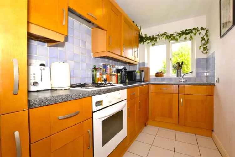2 Bedroom Flat to Rent in Worcester Park