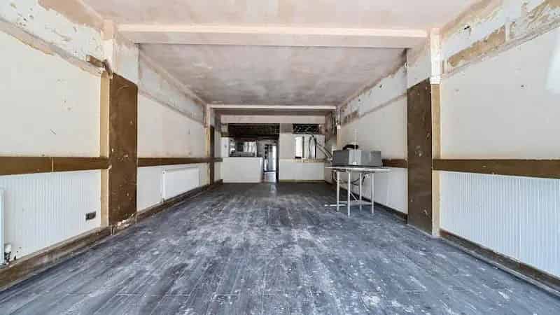 Restaurant and Maisonette For Sale in Pinner