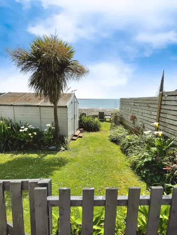 2 Bed House for Sale Stunning Sea Views Beach Access