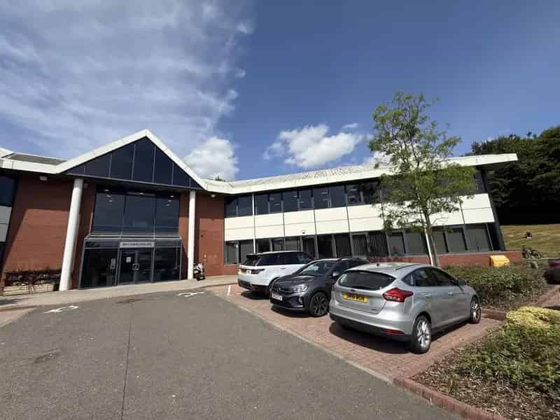 Modern Office Suites For Rent Dunfermline Communal Parking