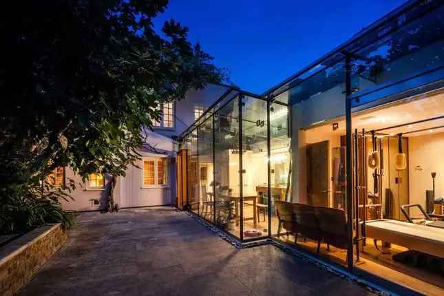 Semi-detached House for Sale in St John's Wood NW8