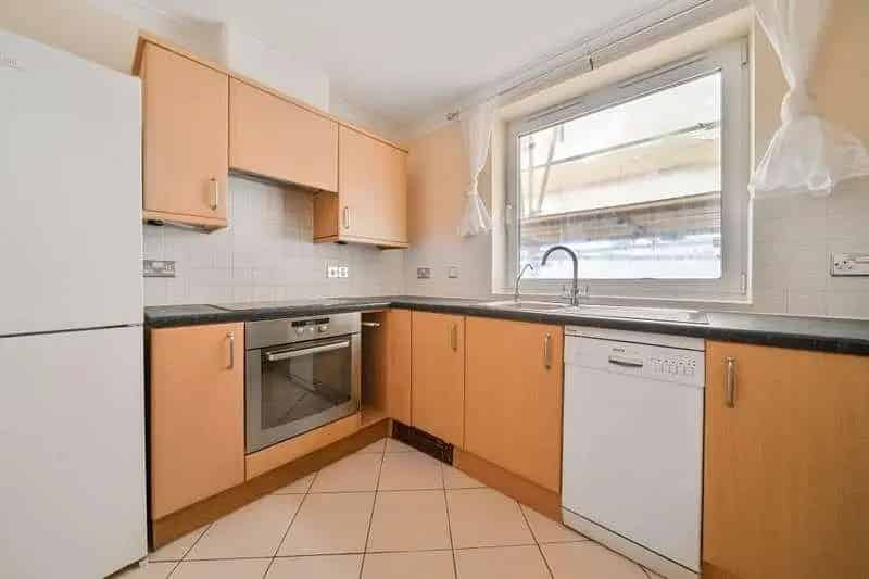 2 Bed Flat for Sale in Crown Heights Basingstoke