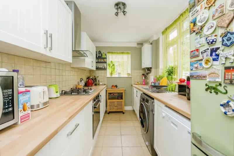 2 Bedroom House in St James NN5 Near Northampton Train Station
