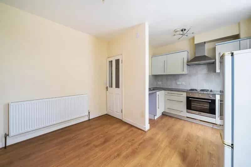 2 Bedroom Period House For Sale Near Tooting Broadway