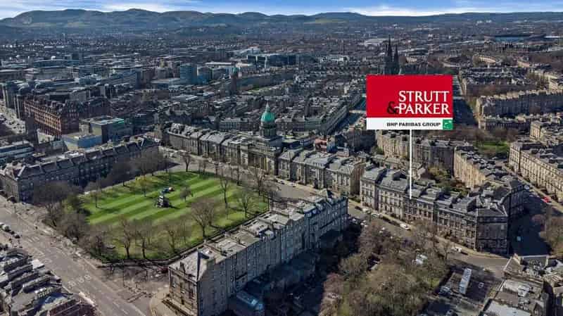 2 Bedroom Flat for Sale near Charlotte Square Edinburgh