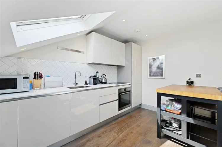 1 Bedroom Flat Acton Top Floor Modern Apartment