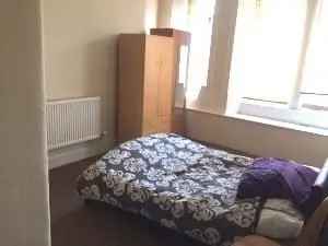 Flat to rent in Aberfeldy Street, Dennistoun, Glasgow G31