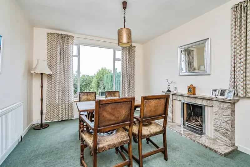 Family Home Oakham Road Four Bedrooms Garage No Upward Chain
