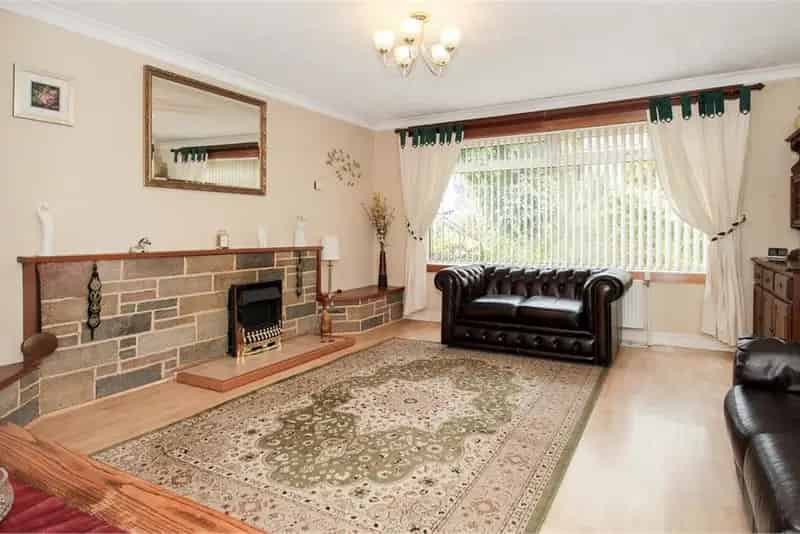 4 Bed Semi Detached House with 2 Reception Rooms Near City Centre