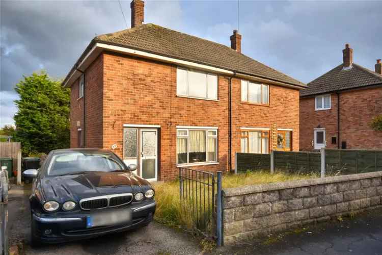 House For Sale in Leeds, England