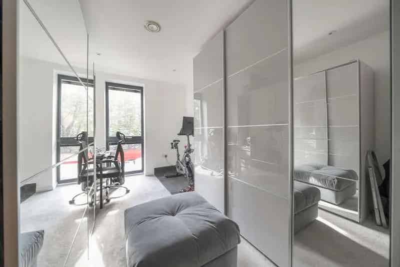 2 Bed Flat for Sale in Ruislip - Modern Apartment with Secure Parking