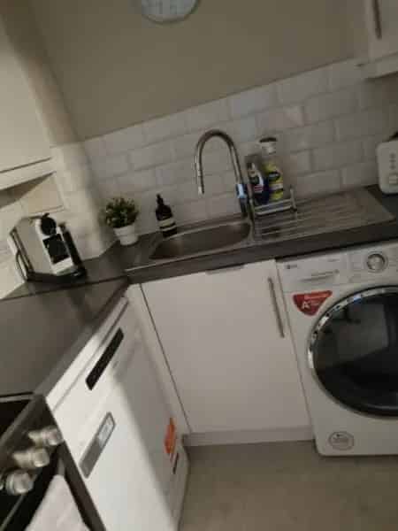 2 Bed Flat Hither Green Allocated Parking Balcony Near Station