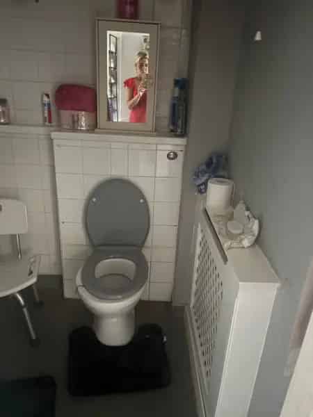 Large 4 Bed House with Garden