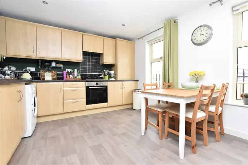 Flat For Sale , Leeds, England