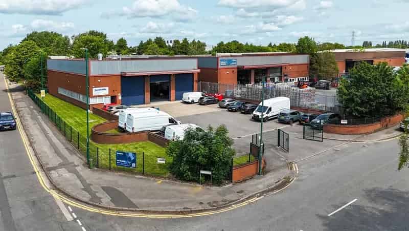 Motor Trade Warehouse Investment 588 sq m