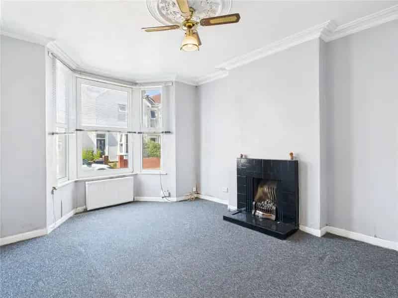 2 Bedroom End Terrace House for Sale