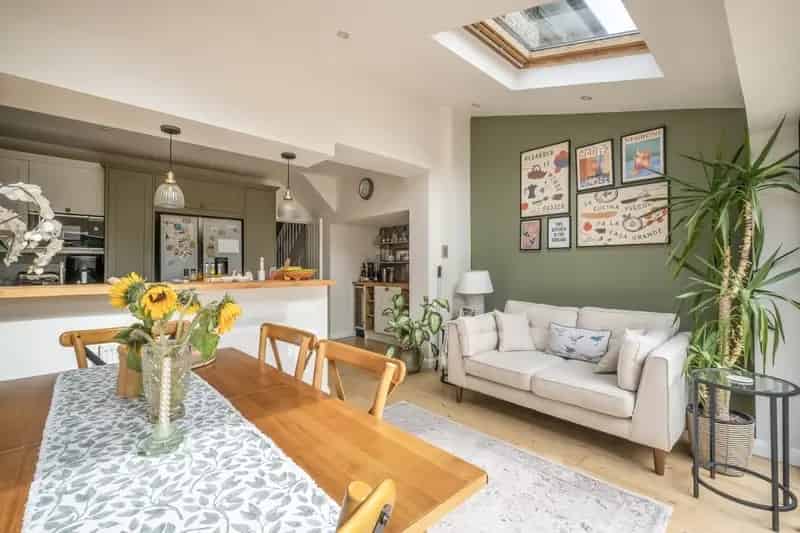 4 Bedroom House to Rent in Putney