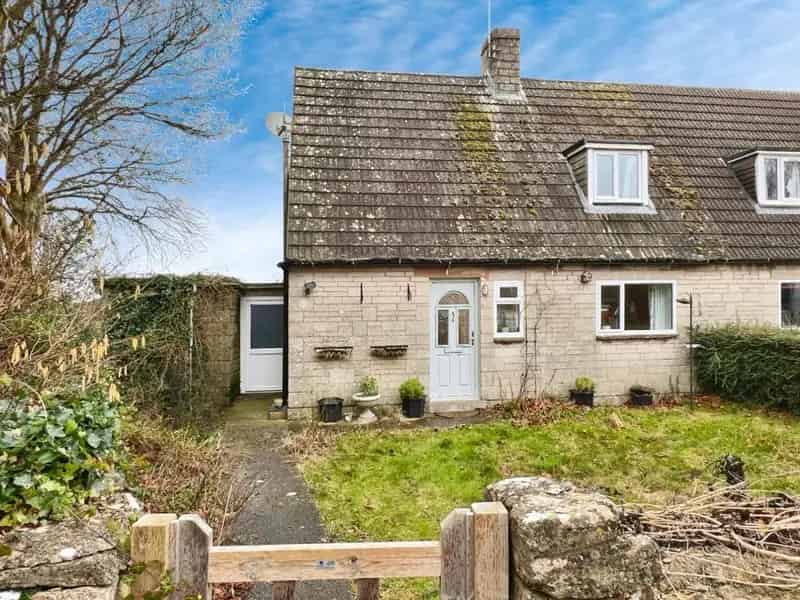 2 bedroom semi-detached house for sale