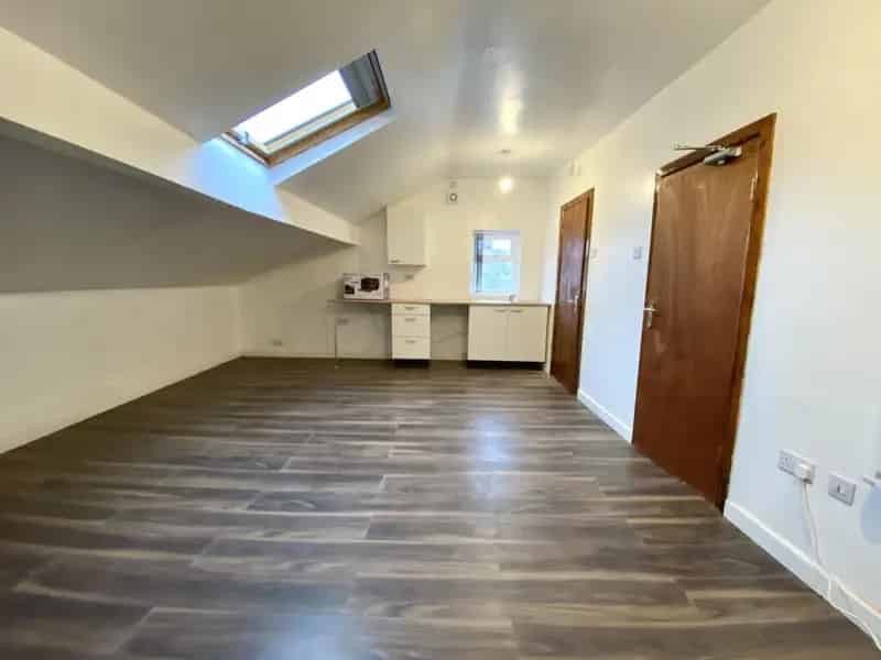 Studio Flat Available June Popular Development Zero Deposit Option