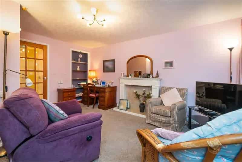 1 Bed Retirement Villa with Communal Gardens