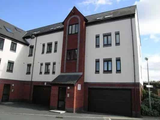 2 Bedroom Apartment Exeter Canal Views