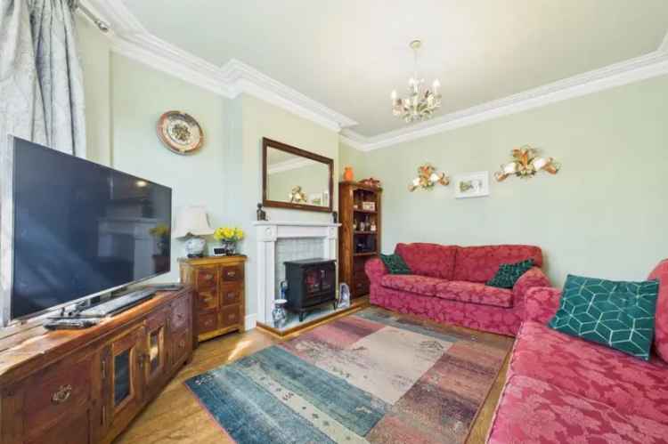 3 Bedroom House Near Harbour Arm and Beach For Sale